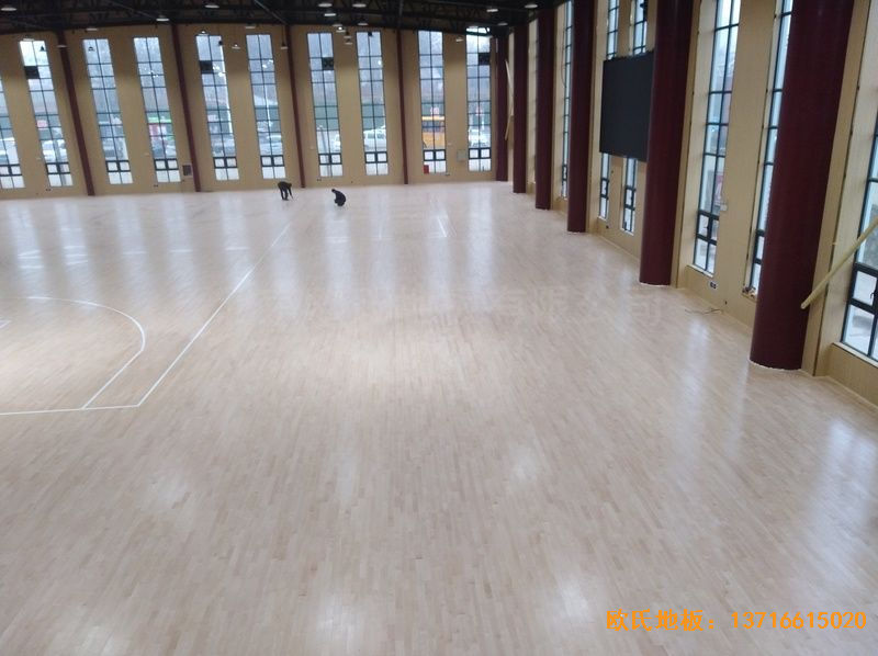 河南新密市體育發(fā)展中心體育地板鋪設(shè)案例