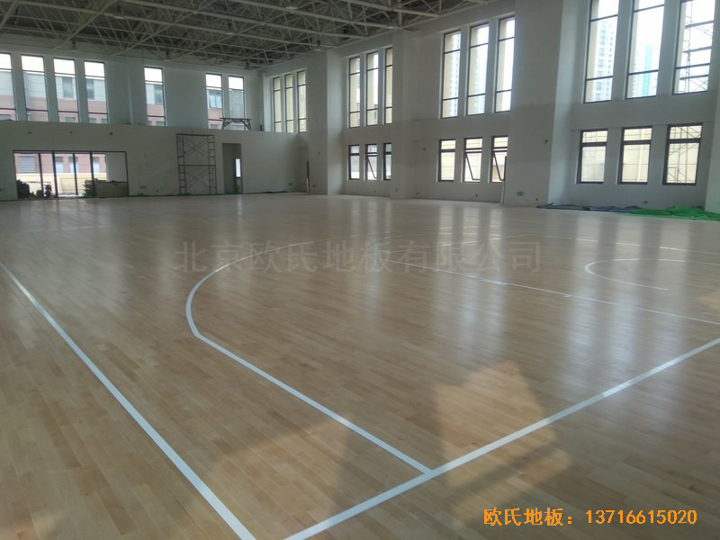 山東濟(jì)南唐冶城籃球館體育地板施工案例5