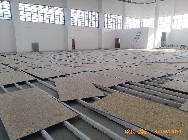 江蘇徐州悅城小學(xué)籃球館體育地板施工案例2