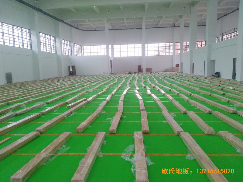 江蘇徐州悅城小學(xué)籃球館體育地板施工案例3