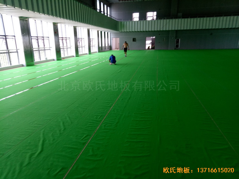 樂清中學(xué)籃球館運動木地板鋪設(shè)案例3