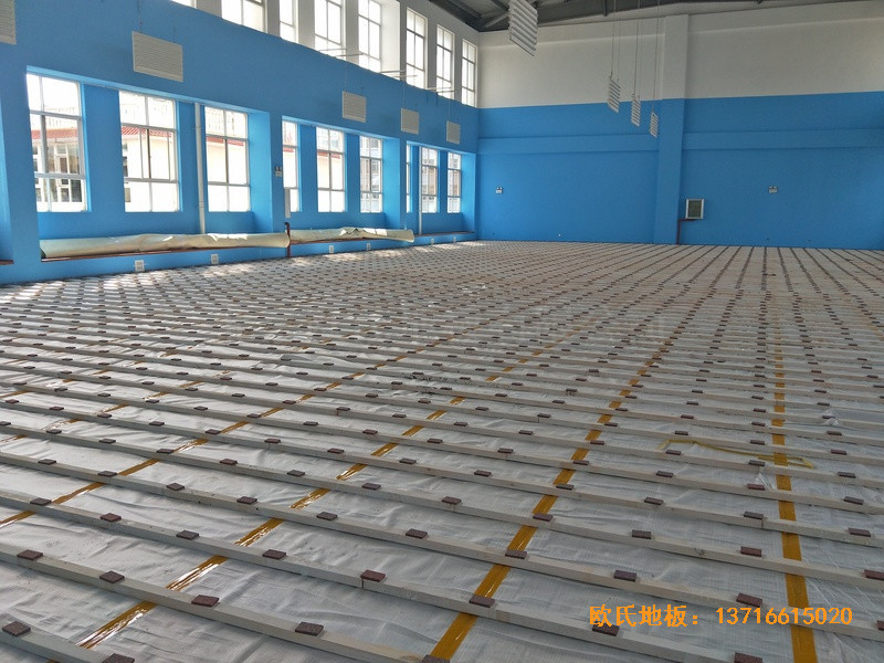 云南公安局小區(qū)羽毛球館體育地板施工案例1